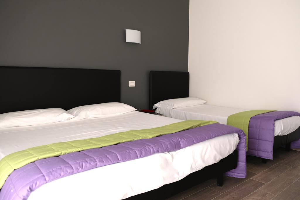 Hotel Desiree Σαν Μπενεντέτο ντελ Τρόντο Εξωτερικό φωτογραφία