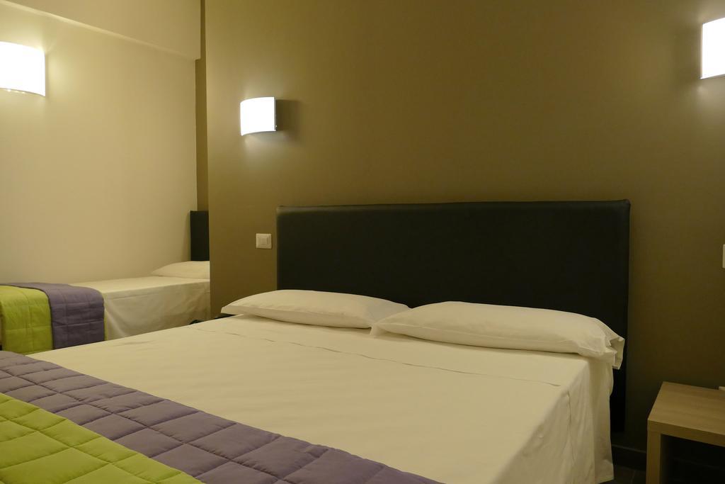 Hotel Desiree Σαν Μπενεντέτο ντελ Τρόντο Εξωτερικό φωτογραφία