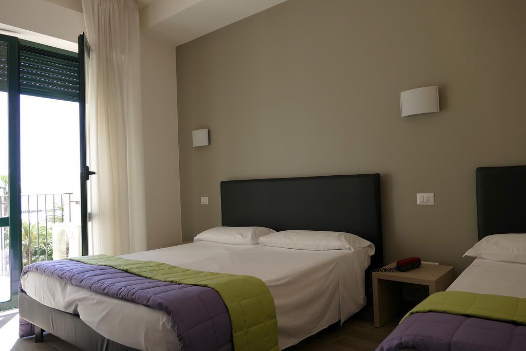 Hotel Desiree Σαν Μπενεντέτο ντελ Τρόντο Εξωτερικό φωτογραφία