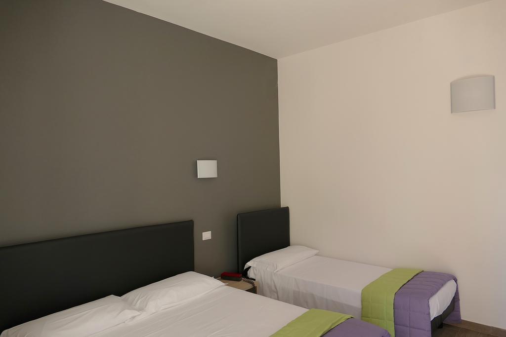 Hotel Desiree Σαν Μπενεντέτο ντελ Τρόντο Εξωτερικό φωτογραφία