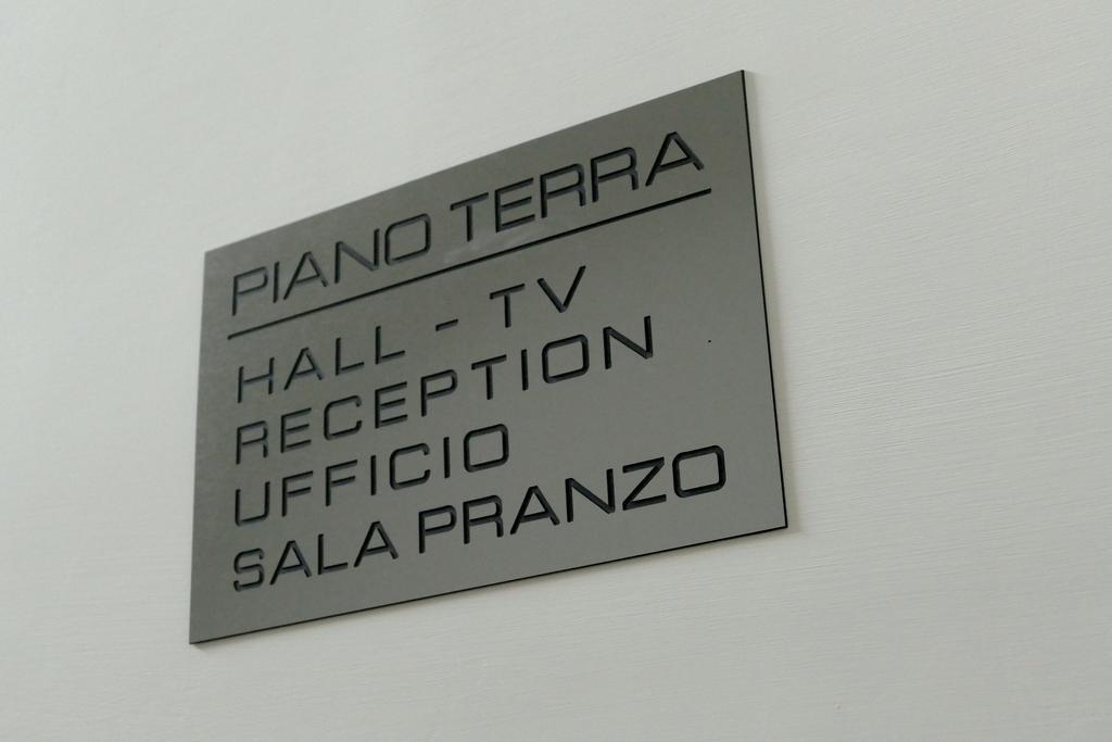 Hotel Desiree Σαν Μπενεντέτο ντελ Τρόντο Εξωτερικό φωτογραφία