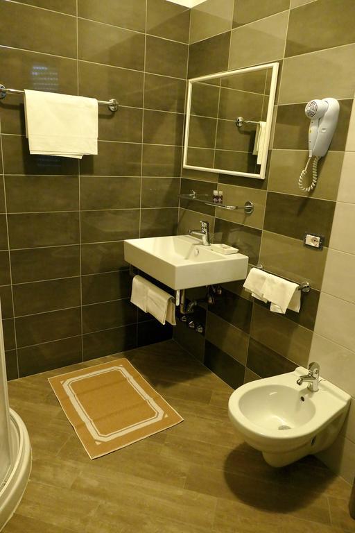 Hotel Desiree Σαν Μπενεντέτο ντελ Τρόντο Εξωτερικό φωτογραφία