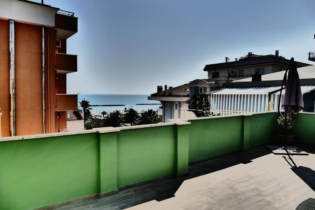 Hotel Desiree Σαν Μπενεντέτο ντελ Τρόντο Εξωτερικό φωτογραφία