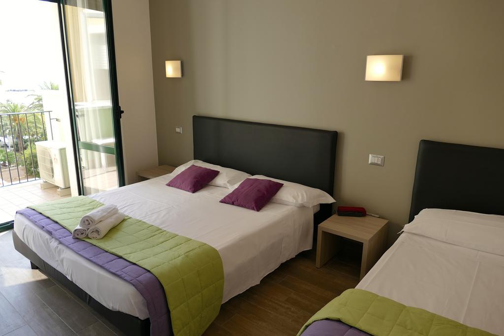 Hotel Desiree Σαν Μπενεντέτο ντελ Τρόντο Εξωτερικό φωτογραφία