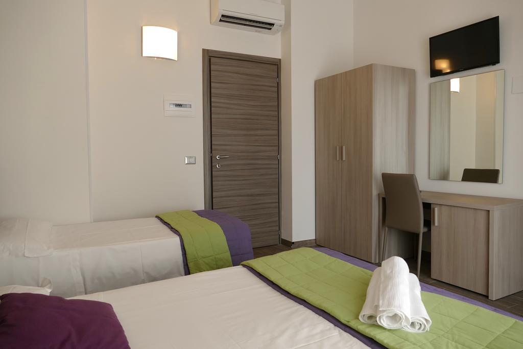 Hotel Desiree Σαν Μπενεντέτο ντελ Τρόντο Εξωτερικό φωτογραφία