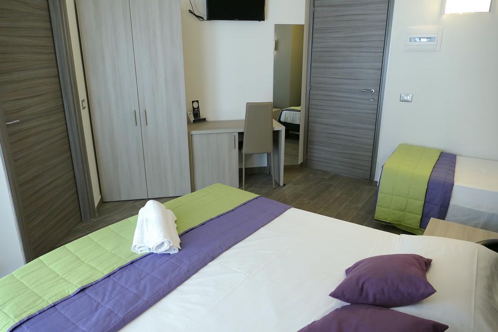 Hotel Desiree Σαν Μπενεντέτο ντελ Τρόντο Εξωτερικό φωτογραφία