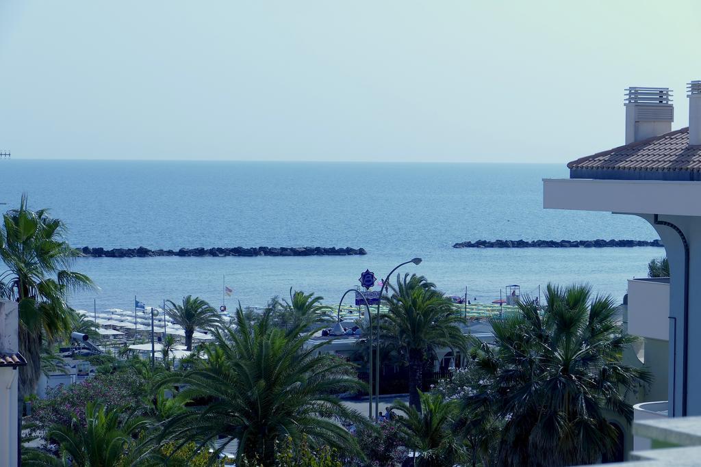 Hotel Desiree Σαν Μπενεντέτο ντελ Τρόντο Εξωτερικό φωτογραφία