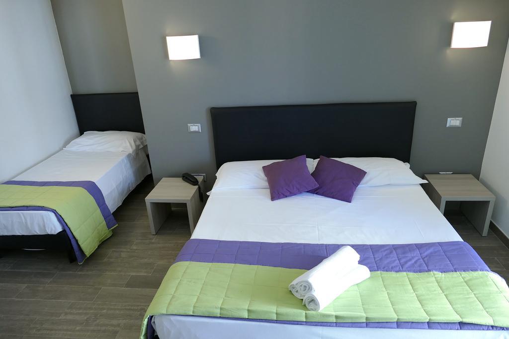 Hotel Desiree Σαν Μπενεντέτο ντελ Τρόντο Εξωτερικό φωτογραφία