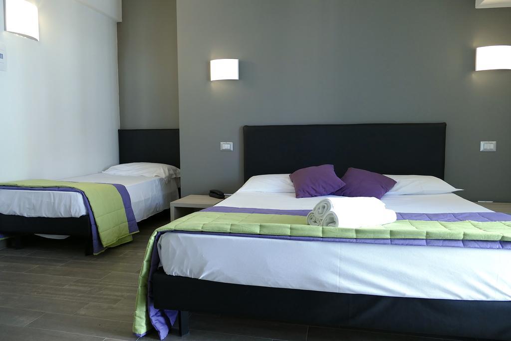 Hotel Desiree Σαν Μπενεντέτο ντελ Τρόντο Εξωτερικό φωτογραφία
