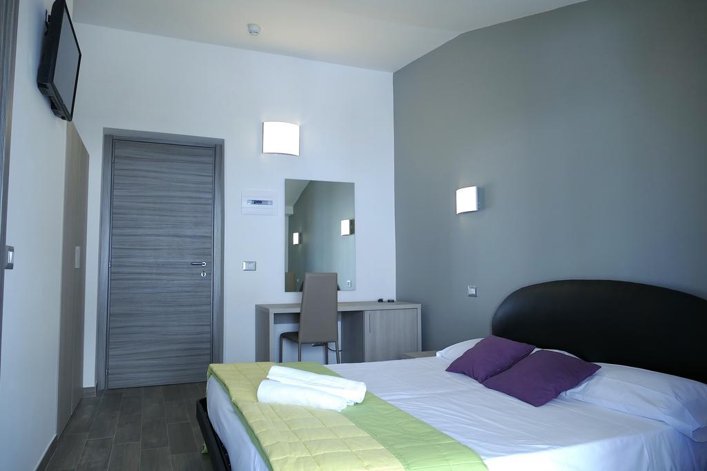 Hotel Desiree Σαν Μπενεντέτο ντελ Τρόντο Εξωτερικό φωτογραφία