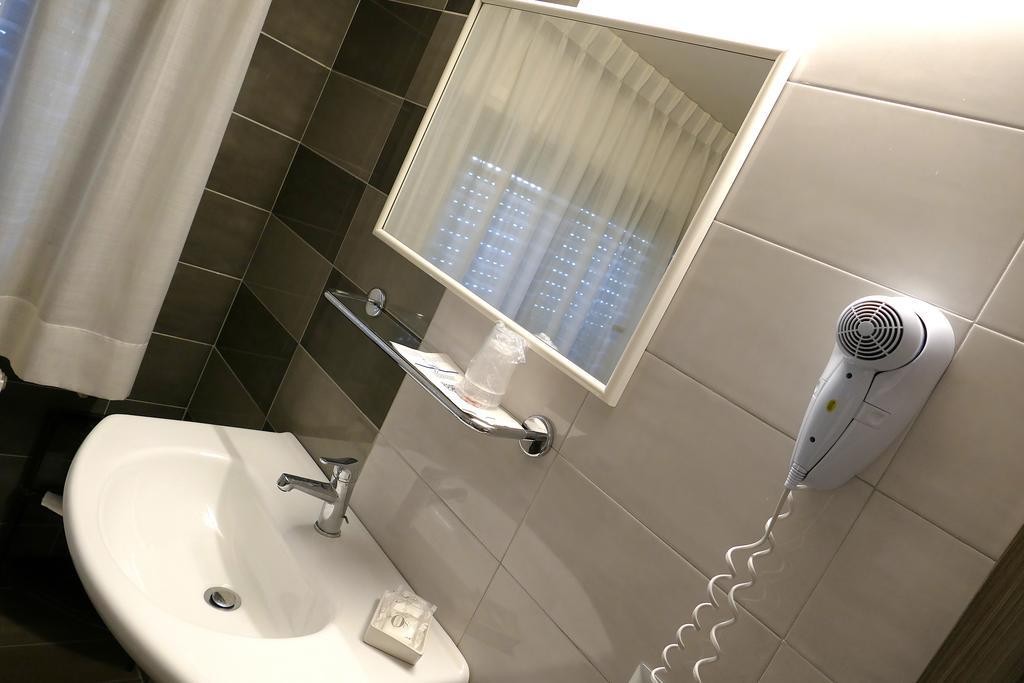Hotel Desiree Σαν Μπενεντέτο ντελ Τρόντο Εξωτερικό φωτογραφία