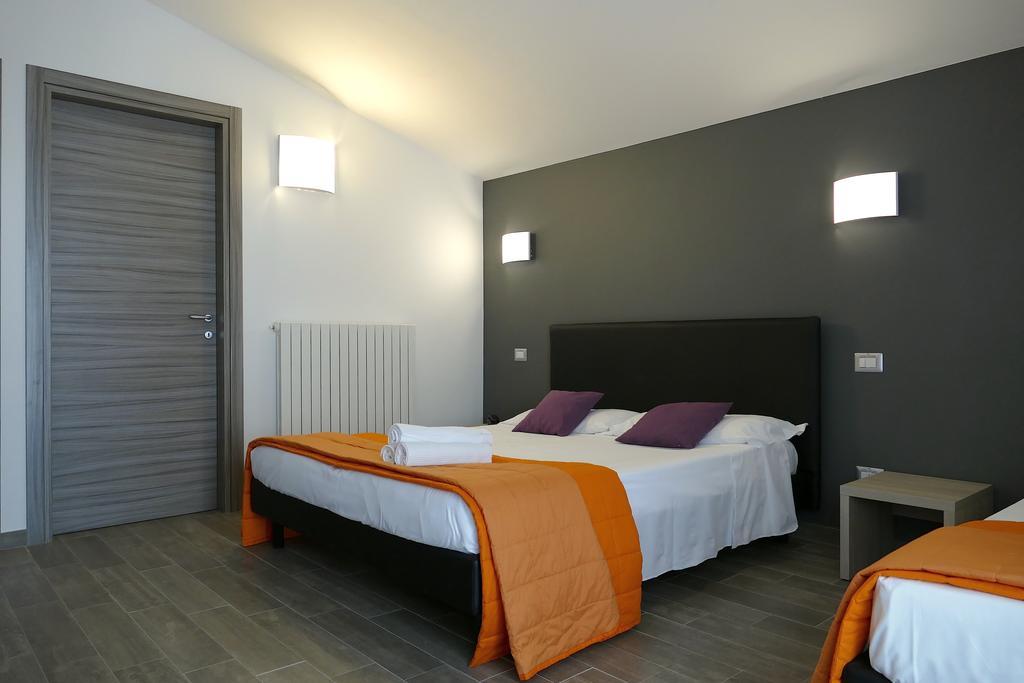 Hotel Desiree Σαν Μπενεντέτο ντελ Τρόντο Εξωτερικό φωτογραφία