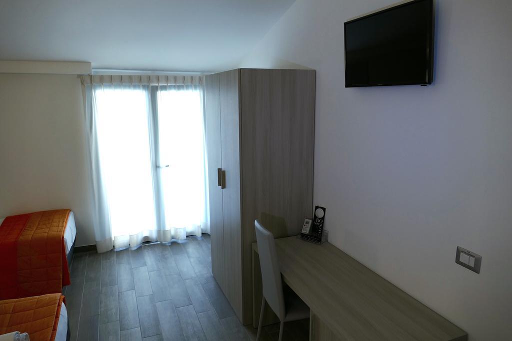 Hotel Desiree Σαν Μπενεντέτο ντελ Τρόντο Εξωτερικό φωτογραφία