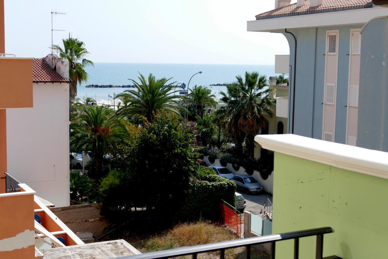 Hotel Desiree Σαν Μπενεντέτο ντελ Τρόντο Εξωτερικό φωτογραφία